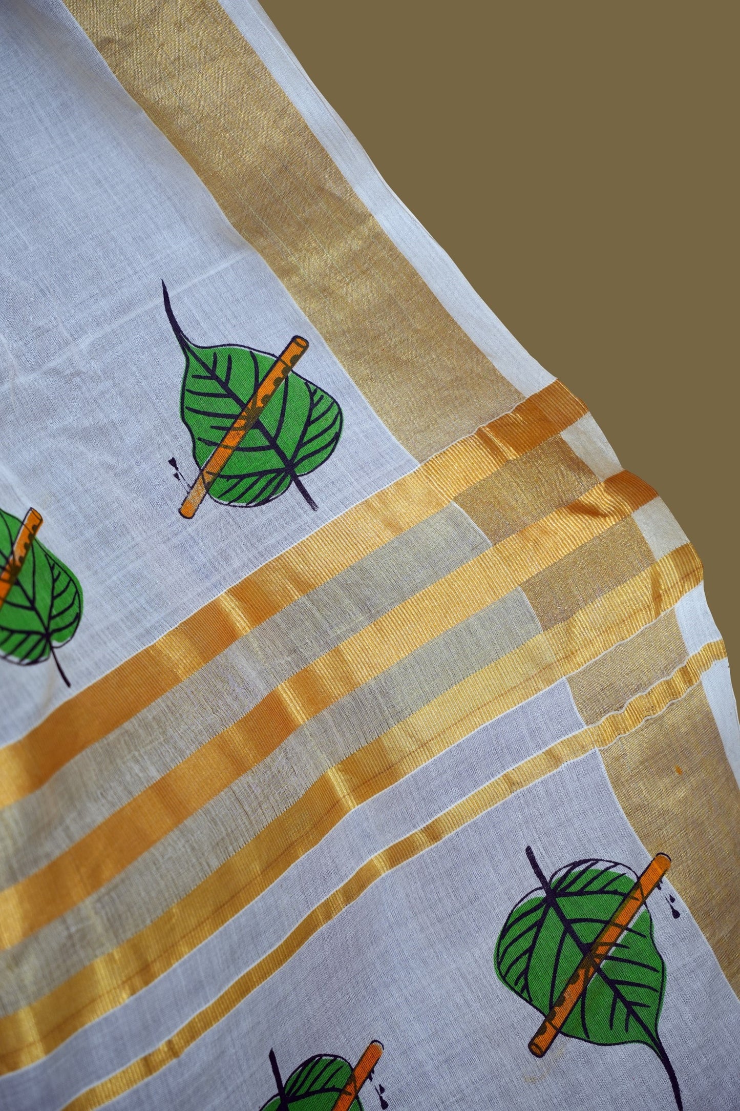 Erthnik™ Kerala Cotton Saree – Leaf Motif with Kasavu Border