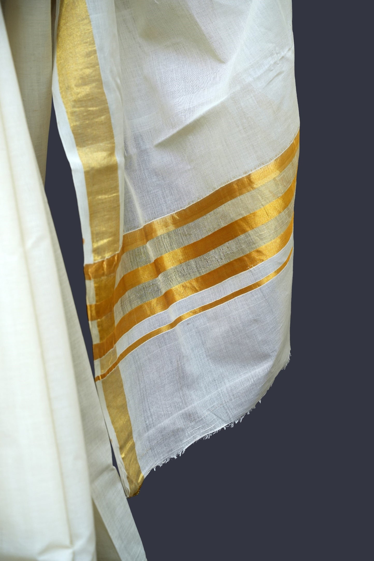 Erthnik™ Classic Kerala Set Saree – Golden Kasavu Border
